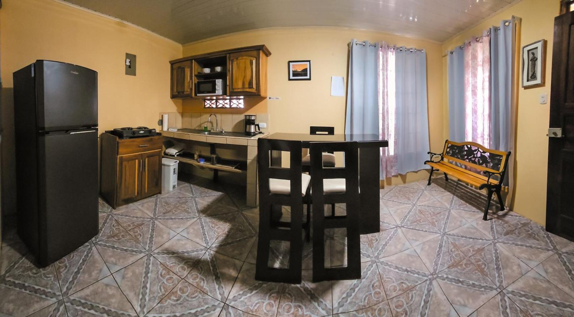 Apartamento Daly #1 Guápiles Eksteriør bilde